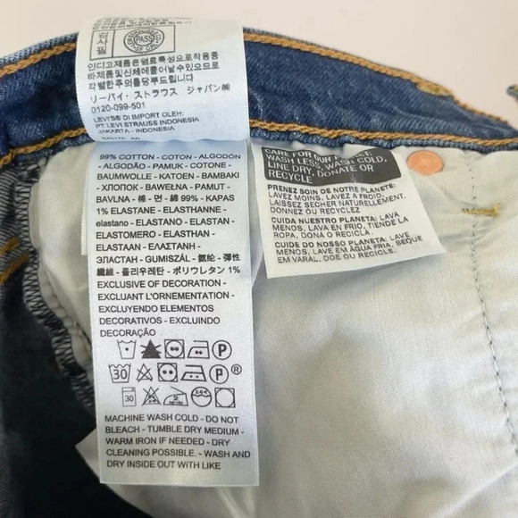 Levi's Ribcage Distressed Mid Thigh Medium Wash Frayed Hem Jean Shorts - Picture 11 of 16